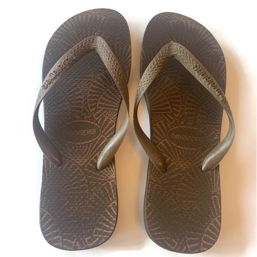 Havianas Brown Flip Flops SIZE 9/10